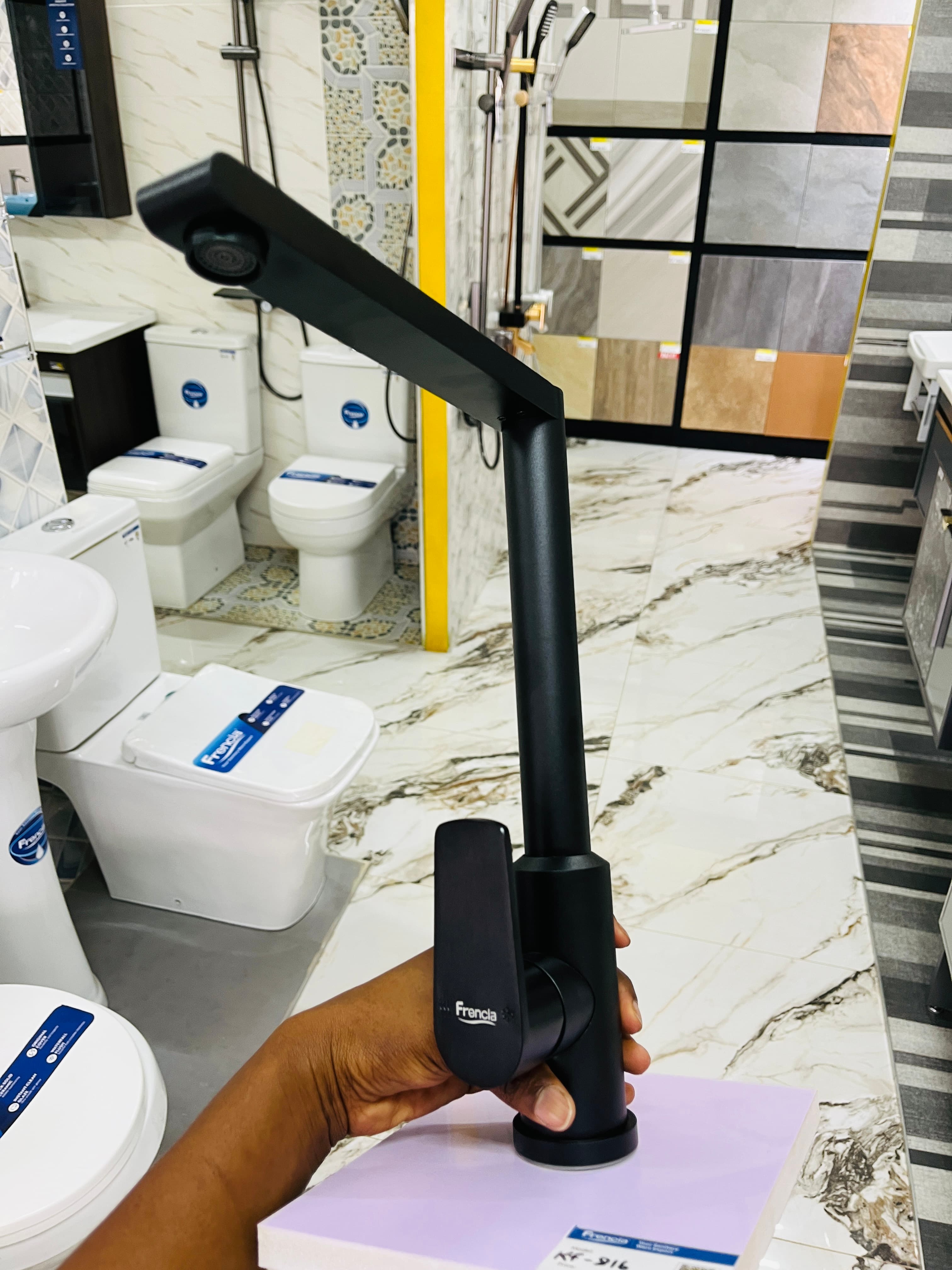 Faucets & mixer taps