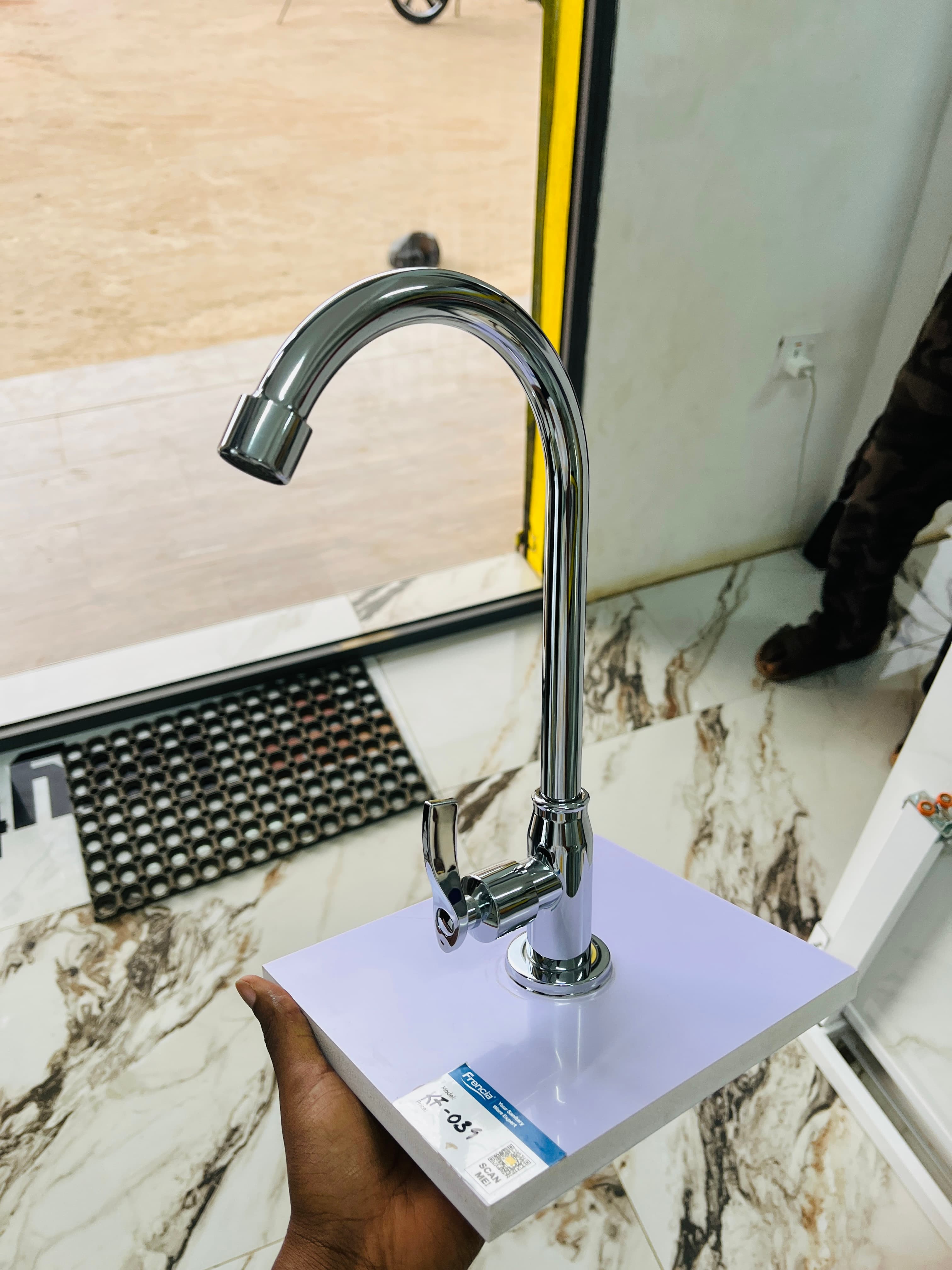 Faucets & mixer taps