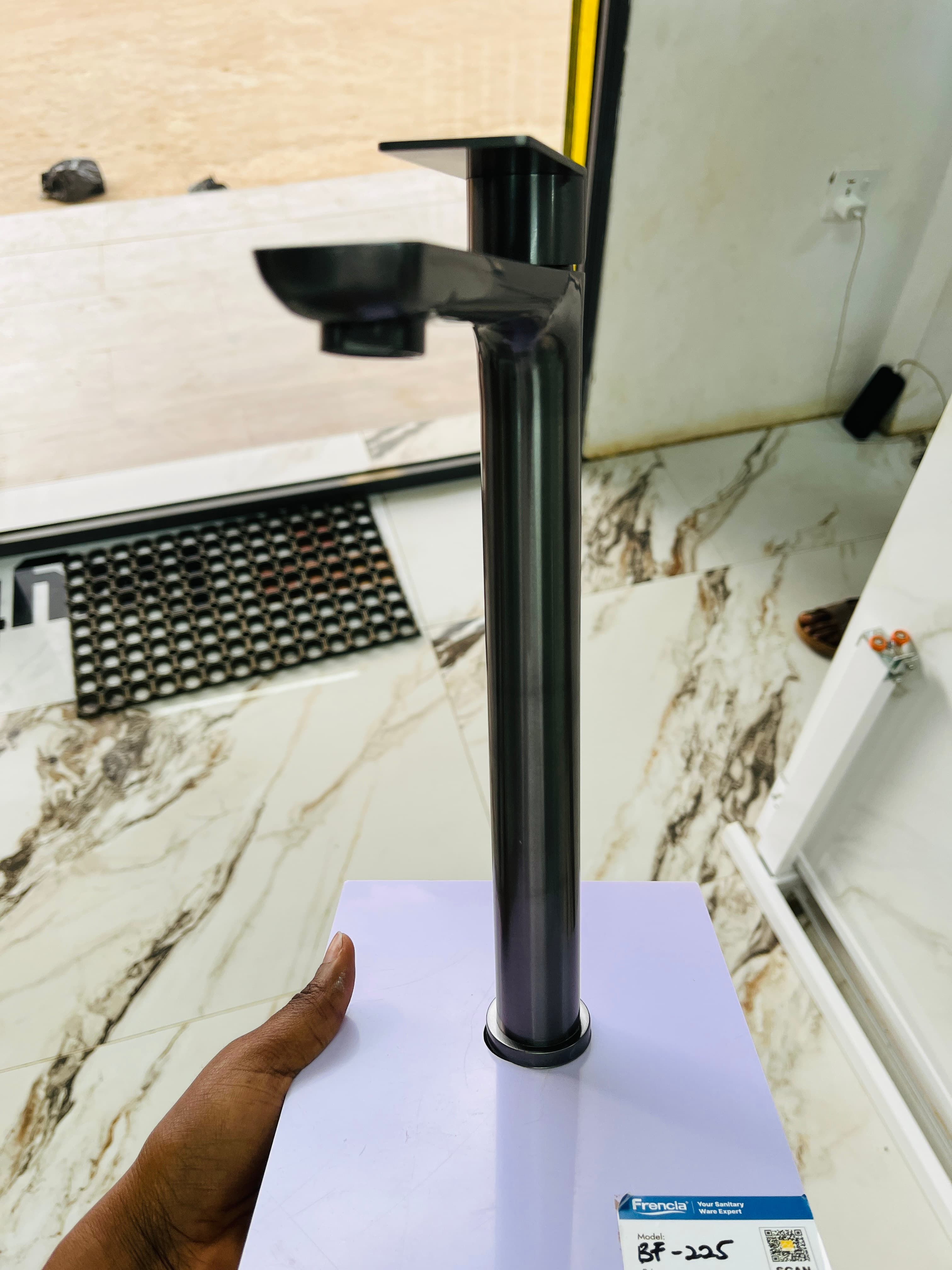 Faucets & mixer taps