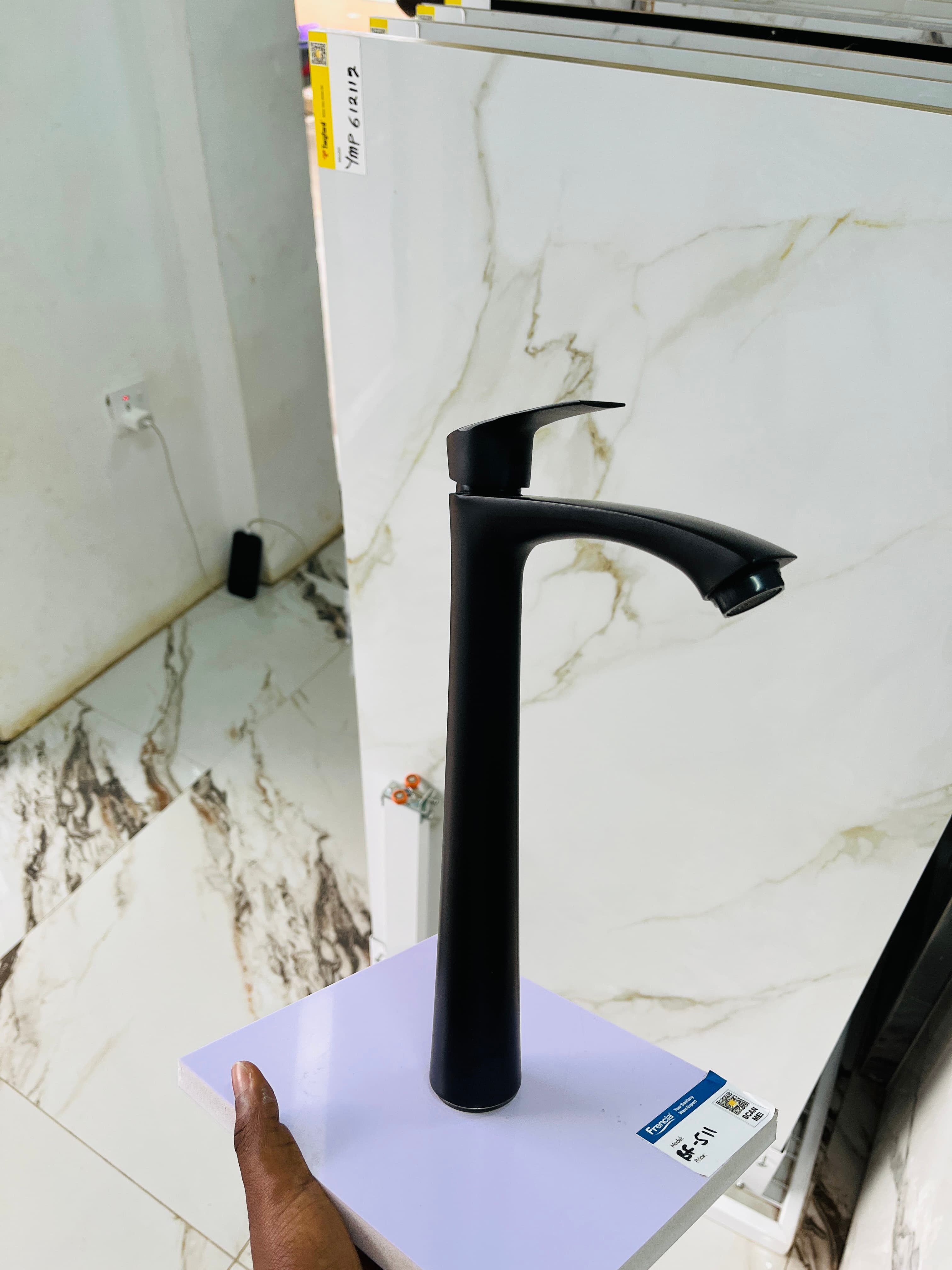 Faucets & mixer taps