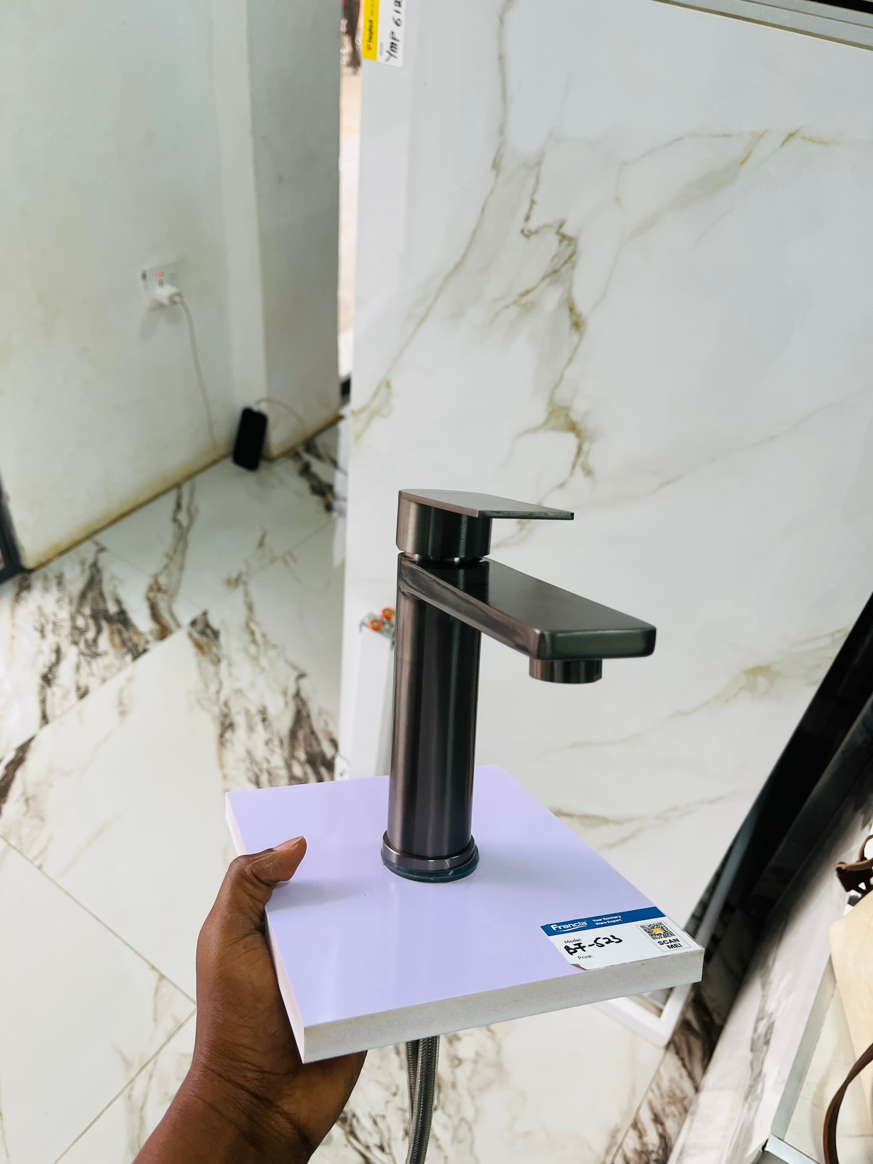 Faucets & mixer taps