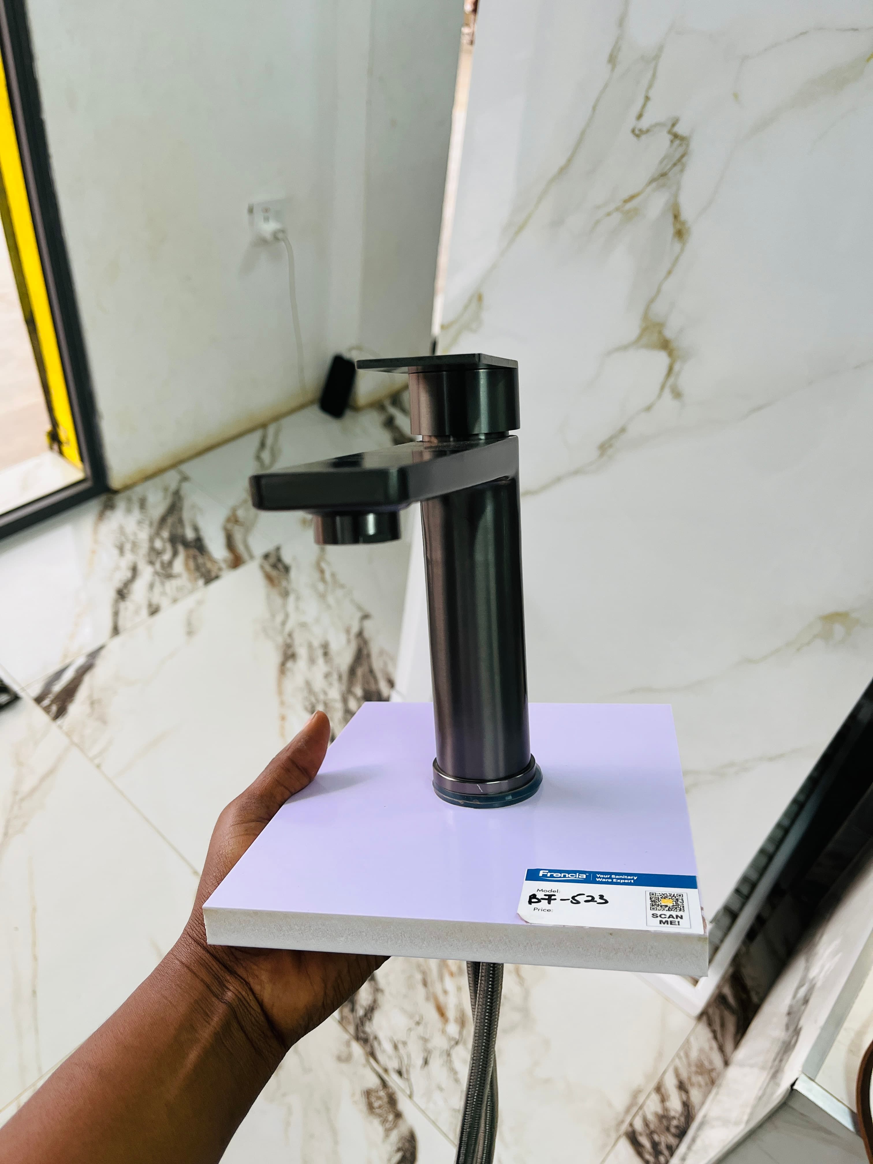 Faucets & mixer taps
