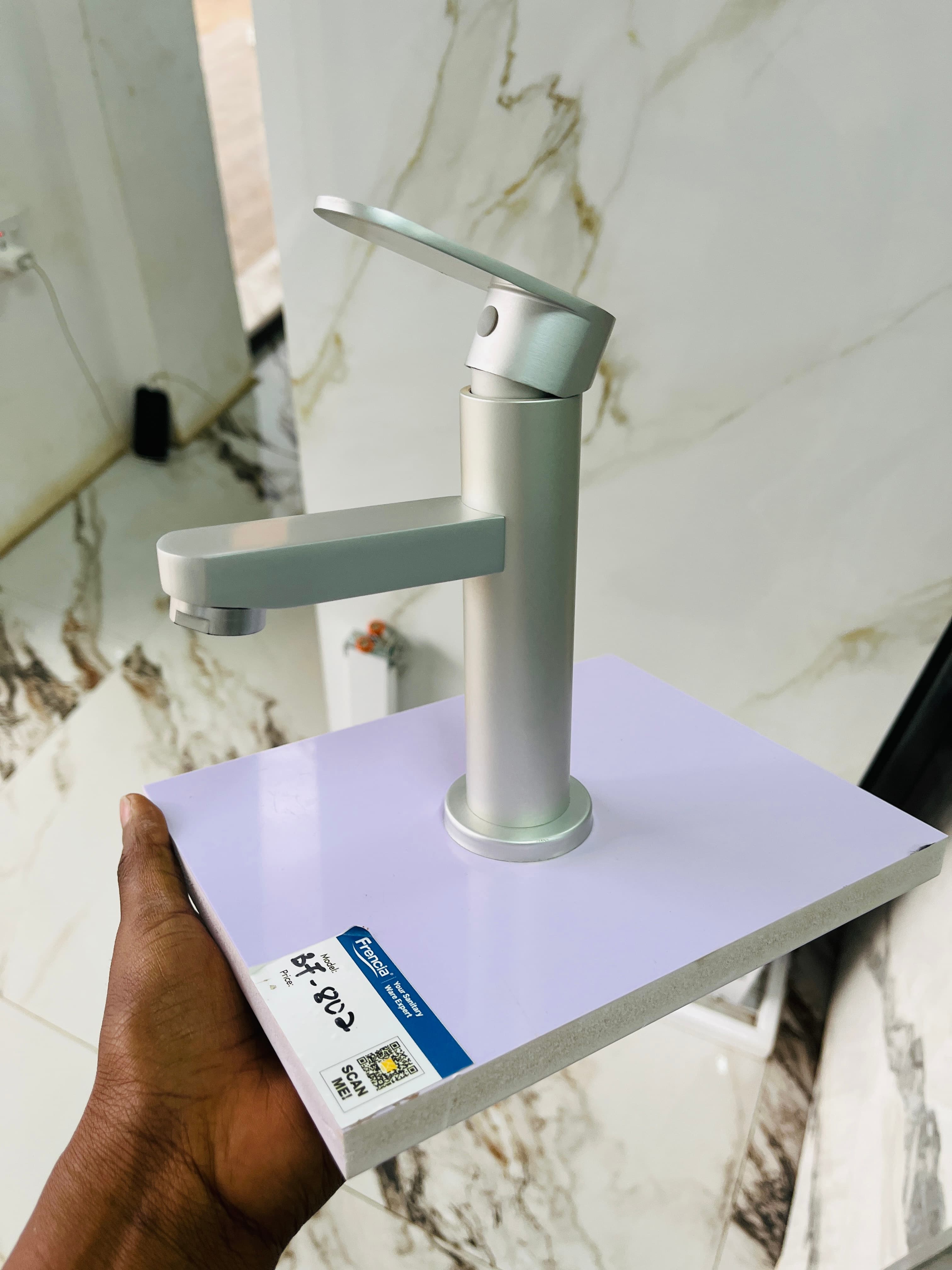 Faucets & mixer taps