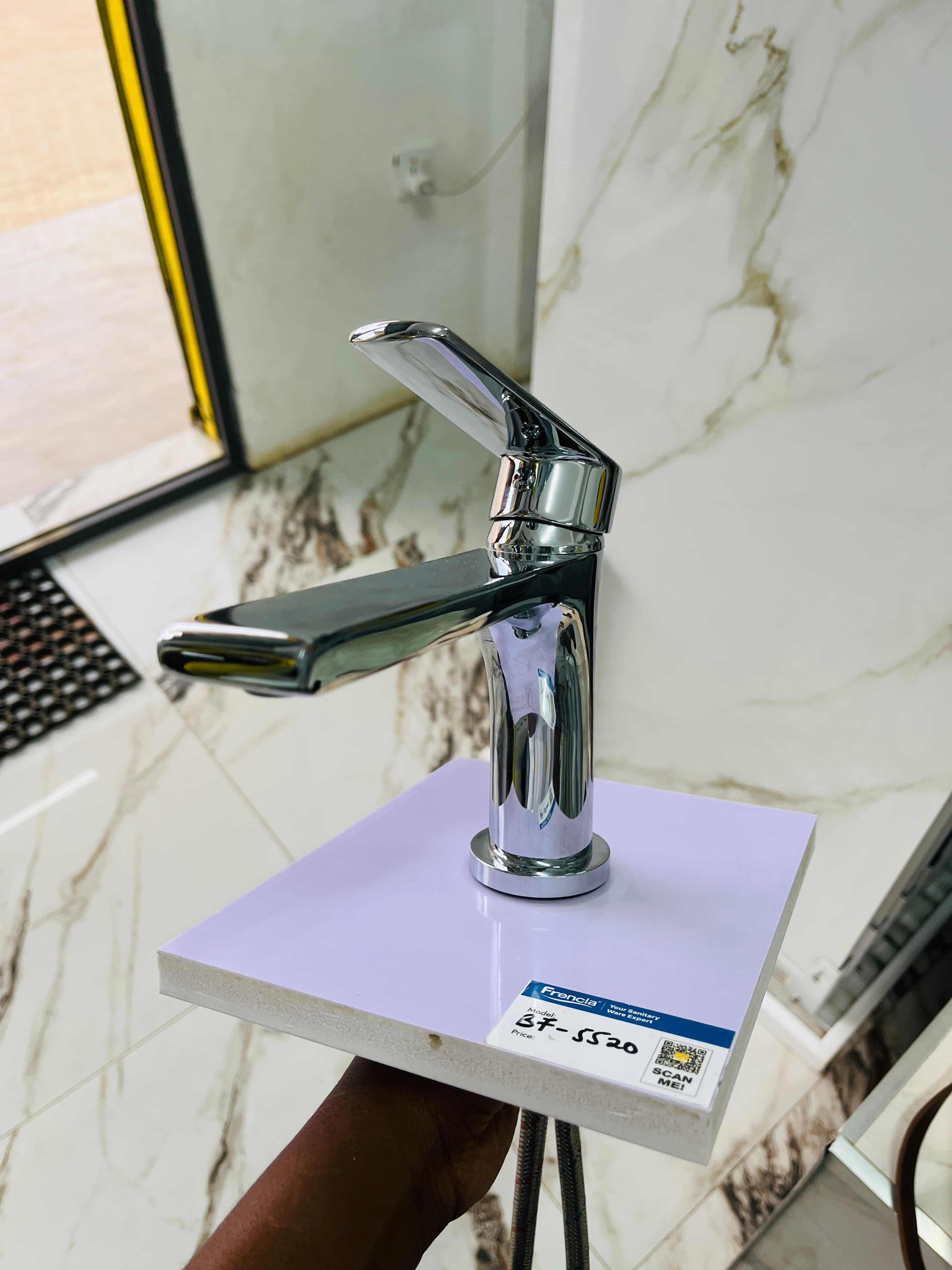 Faucets & mixer taps