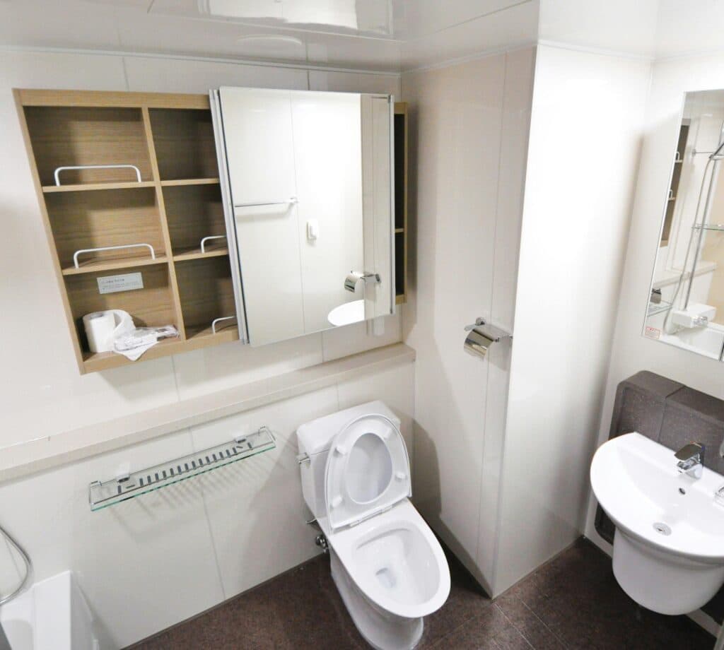 Toilet Suite (WC)