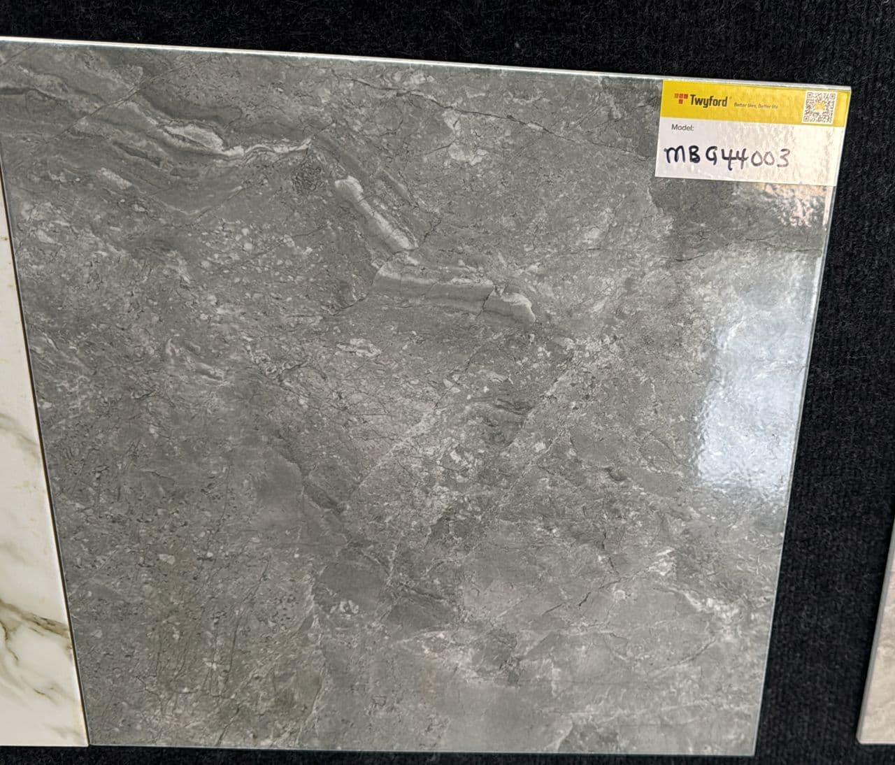 MBG 44003 – 40x40cm Polished Floor Tile